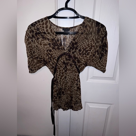 VENUS Tops - NWOT VENUS Women’s Top Size Small!